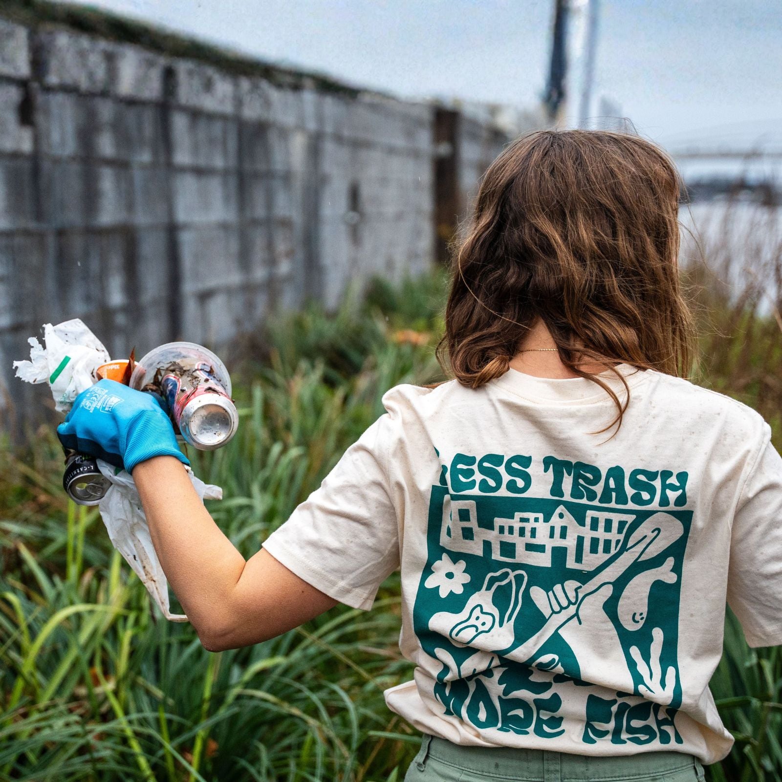 Bambaw x City to Ocean | T-Shirt Bio &quot;Less Trash, More Fish&quot;